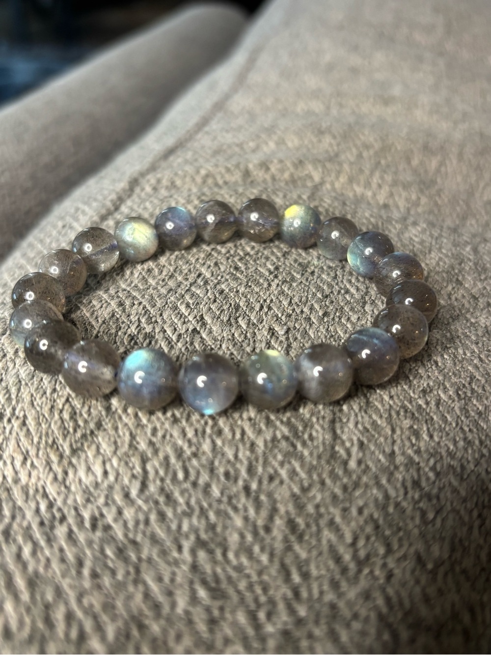 Labradorite Bead Stretch Bracelet - Iridescent Gray